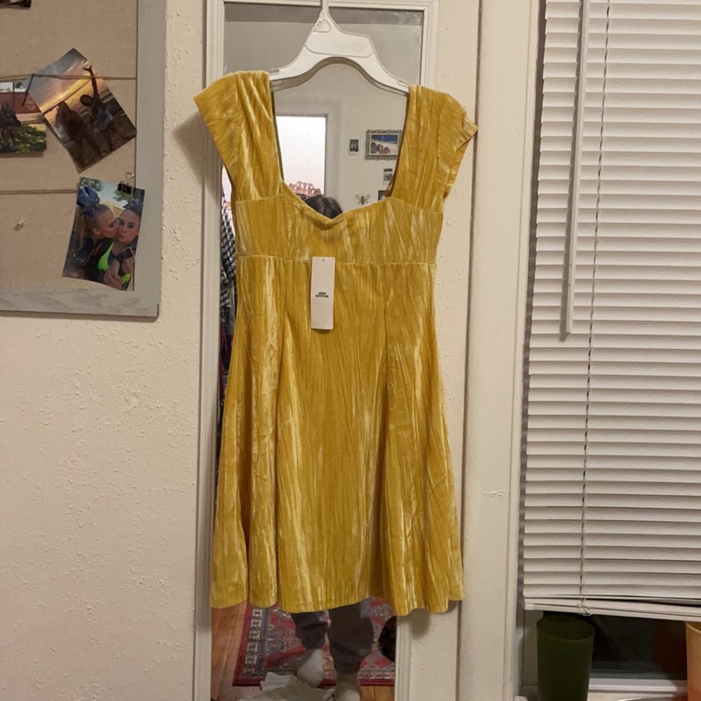 Yellow Urban Outfitters Dress Size Small Velvet Never Worn - Picture 2 of 3